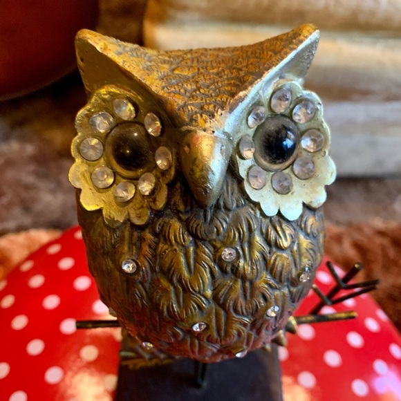 Adorable owl on a stand 🦉 - Picture 7 of 7